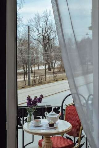 Апартаменты Гранд на Татарском Санкт-Петербург Люкс с кроватью размера «king-size» и балконом-9